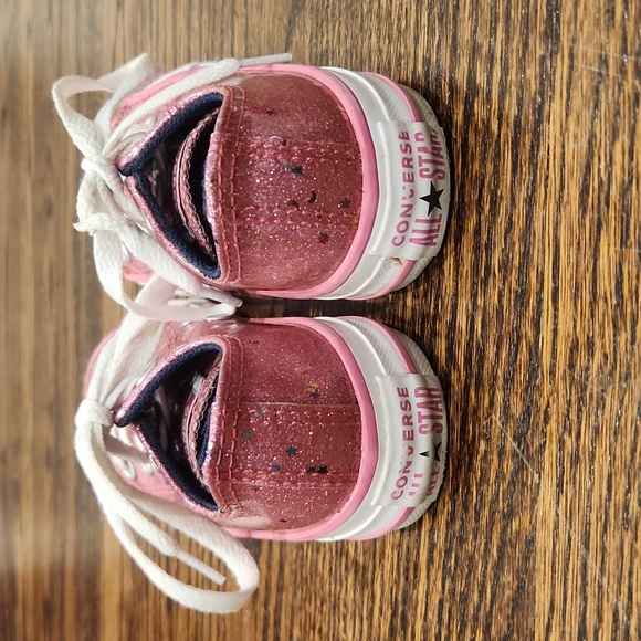 Converse Shoes - Picture 3 of 8